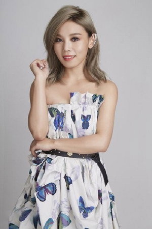 李佳薇