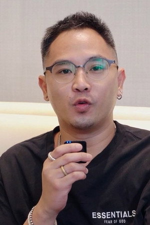 黎震龙