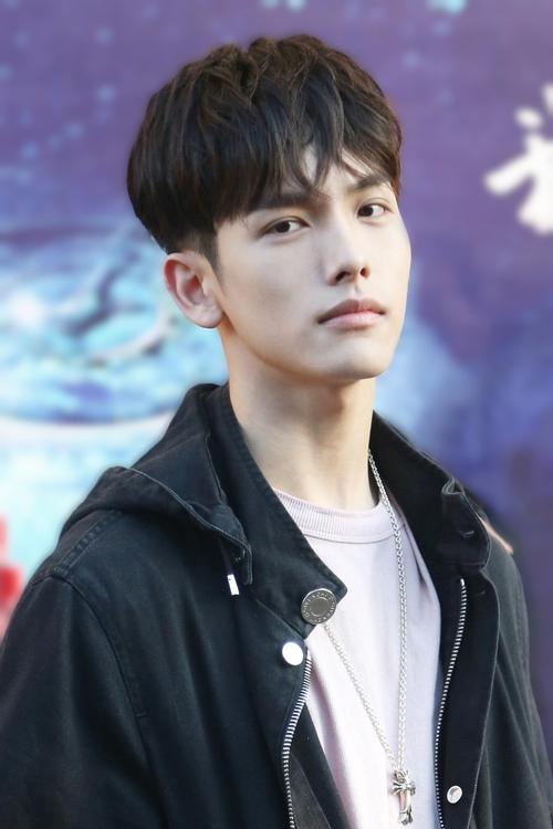 王以纶